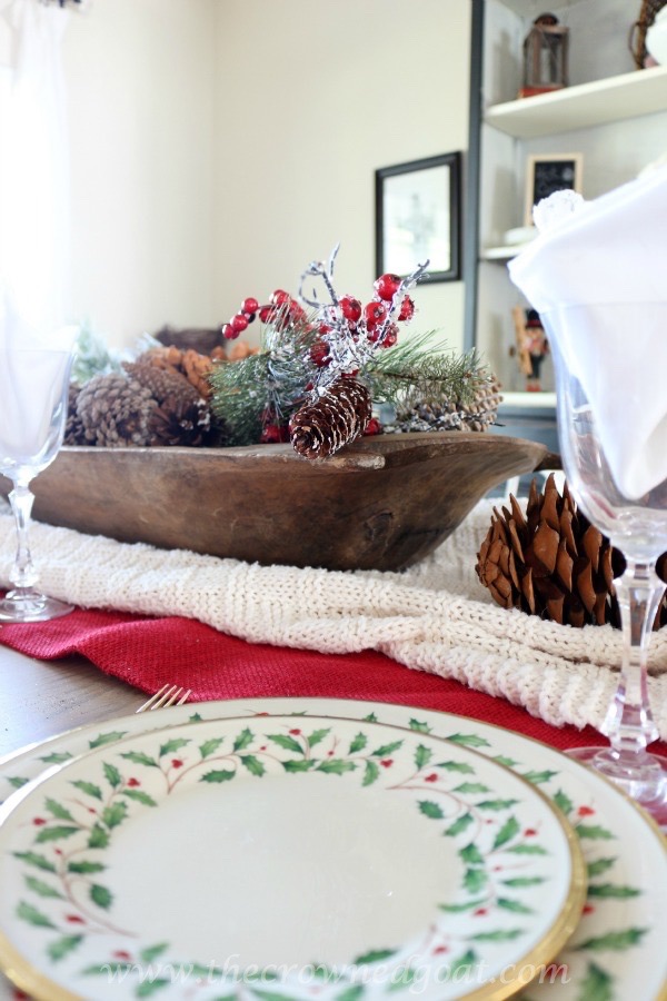 How to Decorate for Christmas Using Vintage Items