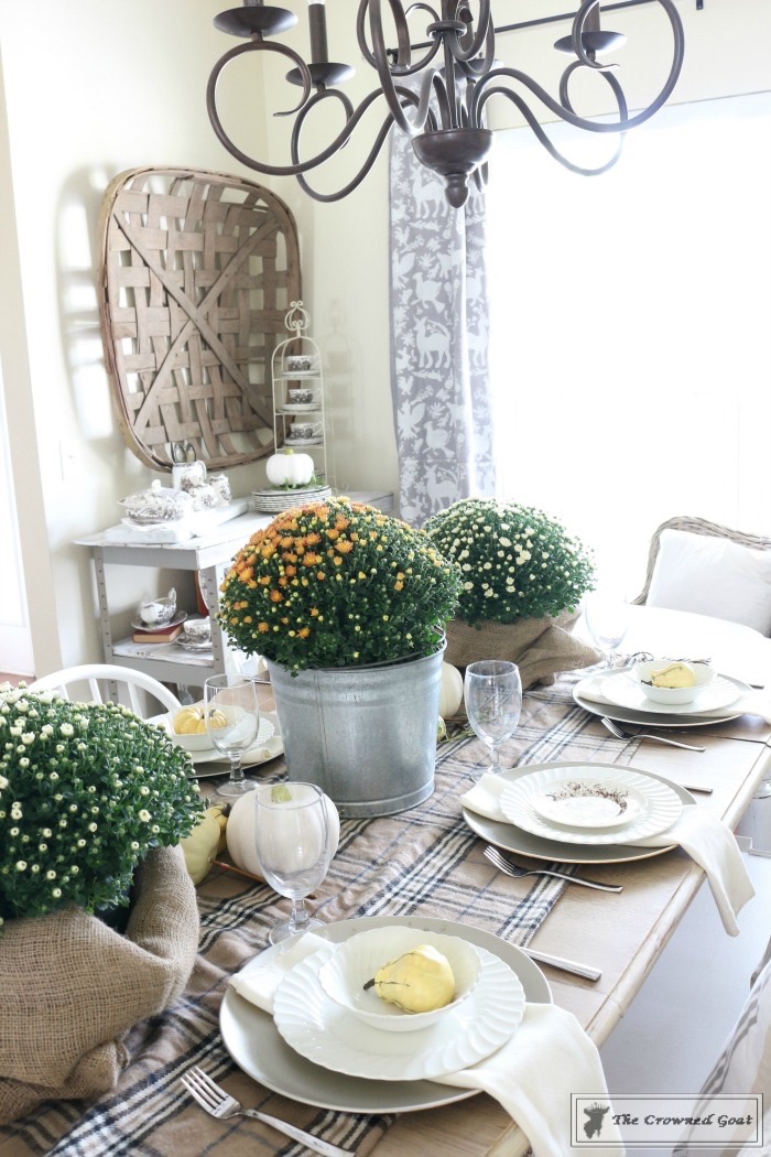Fall Decorating in the The Dining Room
